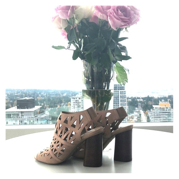 Spring Tan Shoes - Picture 4 of 5